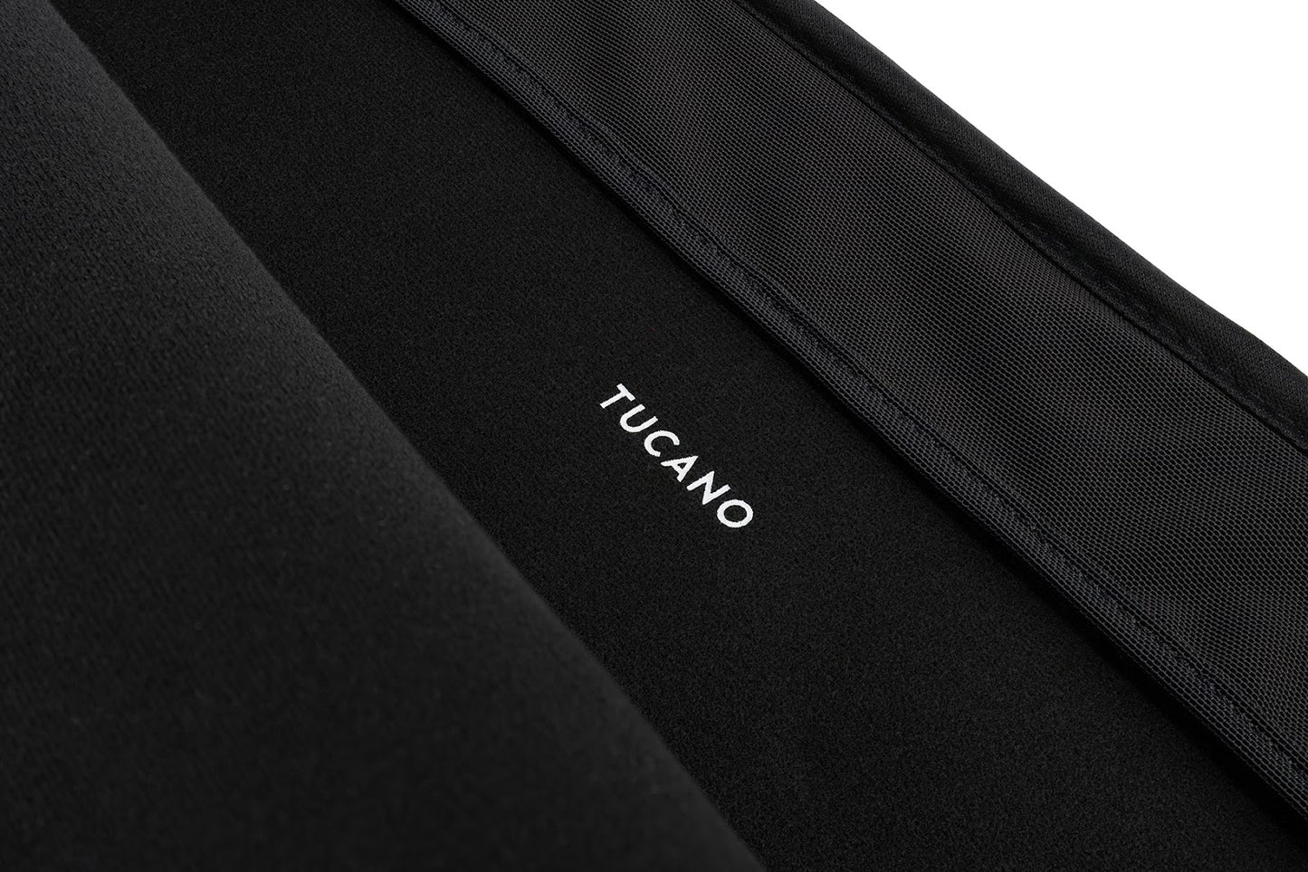Obal Tucano Velluto na MacBook Pro 14" - světle modrý - iSTYLE CZ